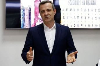 Božović treba da pokrene tužbu protiv sebe Božović treba da pokrene tužbu protiv sebe