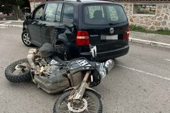 Udes u Baru: Povrijeđen motociklista