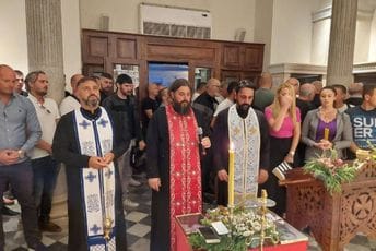 U Herceg Novom služen pomen Srbima poginulim u terorističkom napadu na kosovsku policiju U Herceg Novom služen pomen Srbima poginulim u terorističkom napadu na kosovsku policiju