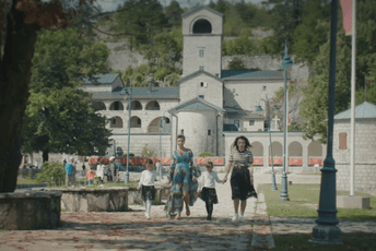 Crnogorska pjesnikinja objavila spot za pjesmu "Kćeri moja"