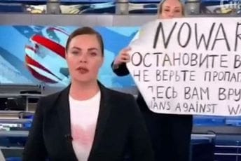 Osam i po godina zatvora ruskoj novinarki jer se na televiziji usprotivila napadu na Ukrajinu