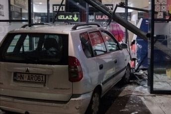 Herceg Novi: Autom uletjela u supermarket, imala 1.62 promila alkohola u krvi Herceg Novi: Autom uletjela u supermarket, imala 1.62 promila alkohola u krvi