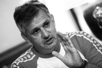 "Pero, hvala na svemu": Od Porobića se opraštaju njegovi igrači, navijači, ali i političari "Pero, hvala na svemu": Od Porobića se opraštaju njegovi igrači, navijači, ali i političari