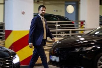 Završen sastanak Milatovića i odbornika PES-a u Skupštini Glavnog grada: Poznato i o čemu su razgovarali Završen sastanak Milatovića i odbornika PES-a u Skupštini Glavnog grada: Poznato i o čemu su razgovarali