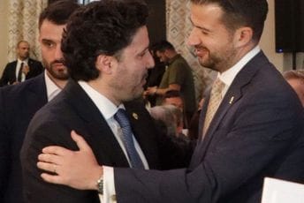 Milatović tražio od Abazovića da Vukšić prisustvuje svim sjednicama Vijeća za nacionalnu bezbjednost Milatović tražio od Abazovića da Vukšić prisustvuje svim sjednicama Vijeća za nacionalnu bezbjednost