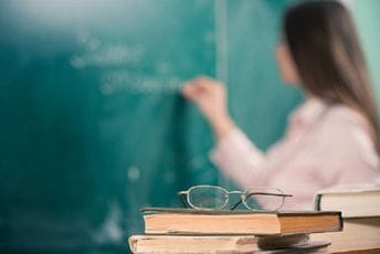 Sindikat prosvjete: Vlada hoće da "nagradi" smanjenjem zarada one koji su pred penzijom i one koji su ulagali u sebe