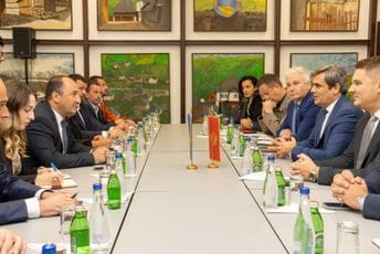 Ibrahimović sa kosovskim ministrom: U fokusu put Plav-Dečani i tunel Rožaje-Peć Ibrahimović sa kosovskim ministrom: U fokusu put Plav-Dečani i tunel Rožaje-Peć