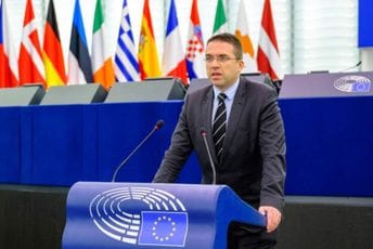 Sokol pred Evropskim parlamentom: Svjedoci smo zatiranja identiteta Crnogoraca kao zasebne nacije