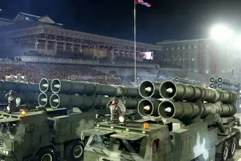 Londonski institut RUSI: Sjeverna Koreja tajno dostavlja oružje Rusiji Londonski institut RUSI: Sjeverna Koreja tajno dostavlja oružje Rusiji