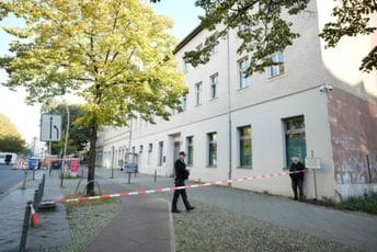 Bačeni molotovljevi kokteli na sinagogu u Berlinu Bačeni molotovljevi kokteli na sinagogu u Berlinu