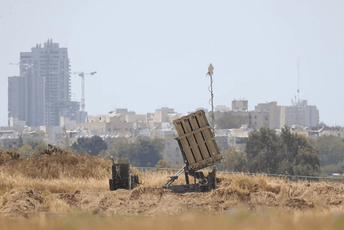 Amerikanci će Izraelu poslati dva antiraketna sistema "Gvozdena kupola" Amerikanci će Izraelu poslati dva antiraketna sistema "Gvozdena kupola"