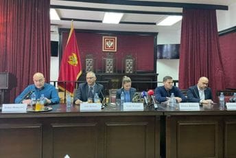 Jovović: Odlaganje popisa je jedini racionalni odgovor, u ovim okolnostima ne može dobiti vjerodostojnost Jovović: Odlaganje popisa je jedini racionalni odgovor, u ovim okolnostima ne može dobiti vjerodostojnost