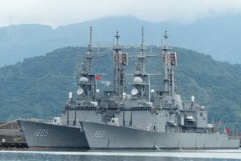 Peking i Manila se međusobno optužuju za sudar dva broda u Južnom kineskom moru Peking i Manila se međusobno optužuju za sudar dva broda u Južnom kineskom moru