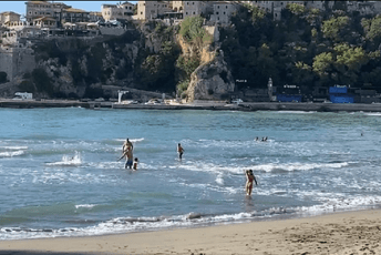 Oktobarsko kupanje u Ulcinju (FOTO) Oktobarsko kupanje u Ulcinju (FOTO)