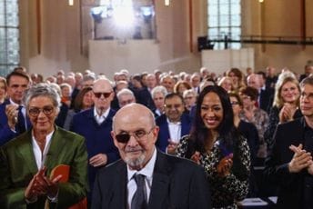 Ruždiju uručena nagrada za mir: Pišem uprkos prijetnjama Ruždiju uručena nagrada za mir: Pišem uprkos prijetnjama