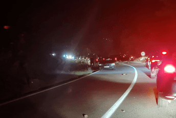 Sudar četiri automobila u Virpazaru: Jedno vozilo završilo u kanalu Sudar četiri automobila u Virpazaru: Jedno vozilo završilo u kanalu