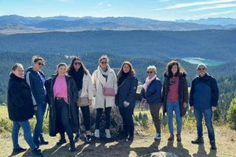 Francuski turoperatori u Crnoj Gori: „Ima nešto posebno u tom tirkiznom moru i planinskim vrhovima” Francuski turoperatori u Crnoj Gori: „Ima nešto posebno u tom tirkiznom moru i planinskim vrhovima”