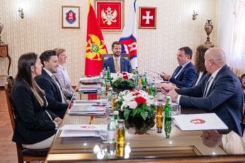 Prijestonica planirala realizaciju 11 projekata vrijednosti veće od 8.7 miliona eura Prijestonica planirala realizaciju 11 projekata vrijednosti veće od 8.7 miliona eura