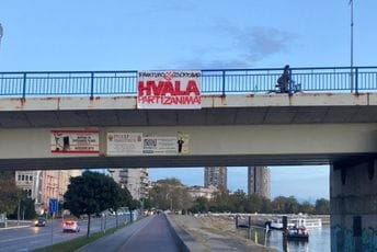 U Novom Sadu osvanule parole "Hvala partizanima", a onda održan antifašistički marš U Novom Sadu osvanule parole "Hvala partizanima", a onda održan antifašistički marš