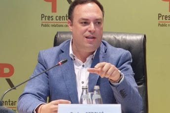 Cerović o najavi odlaganja popisa: Uvredljivo djeluje čak i pomisao da je tako veliki posao moguće obaviti za mjesec Cerović o najavi odlaganja popisa: Uvredljivo djeluje čak i pomisao da je tako veliki posao moguće obaviti za mjesec