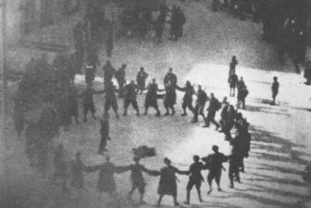 Četnici su oko mrtvog Nikole Đurkovića igrali kolo, a danas ustanova sa njegovim imenom prikazuje revizionističke filmove Četnici su oko mrtvog Nikole Đurkovića igrali kolo, a danas ustanova sa njegovim imenom prikazuje revizionističke filmove