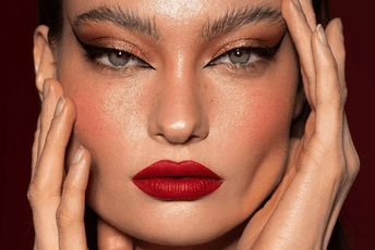 Halloween se bliži, a mi ti otkrivamo strava makeup! Jesenji look koji će pristajati svima: pumpkin-spice! Halloween se bliži, a mi ti otkrivamo strava makeup! Jesenji look koji će pristajati svima: pumpkin-spice!