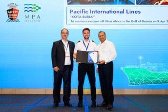 Kapetanu iz Bara uručena nagrada: Za Šehićev podvig čuo cio svijet Kapetanu iz Bara uručena nagrada: Za Šehićev podvig čuo cio svijet