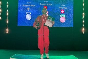 Mlade crnogorske takmičarke osvojile zlatne medalje na SP u street plesu (VIDEO) Mlade crnogorske takmičarke osvojile zlatne medalje na SP u street plesu (VIDEO)