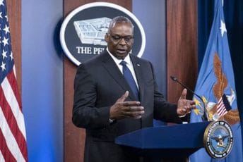 Američki avioni napali dvije lokacije povezane s Iranom u Siriji Američki avioni napali dvije lokacije povezane s Iranom u Siriji