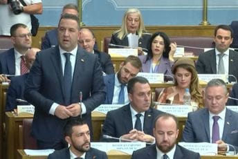 Eraković: Mandić je na vježbi Vojske Srbije, halo Brisel - čujemo li se od gruvanja haubica?