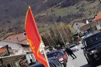 (FOTO/VIDEO) Građani iz svih krajeva Crne Gore krenuli na protest ispred Skupštine (FOTO/VIDEO) Građani iz svih krajeva Crne Gore krenuli na protest ispred Skupštine