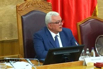Glasanje uz crne trake: Andrija Mandić novi je predsjednik Skupštine Crne Gore