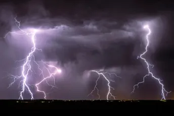 Sjutra na snazi crveni meteo-alarm: Olujno nevrijeme, obilne padavine i jak vjetar