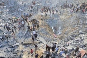 Izrael bombardovao izbjeglički kamp, tvrde da su ubili komandanta Hamasa, Egipat otvara granicu za 81 ranjenog civila Izrael bombardovao izbjeglički kamp, tvrde da su ubili komandanta Hamasa, Egipat otvara granicu za 81 ranjenog civila