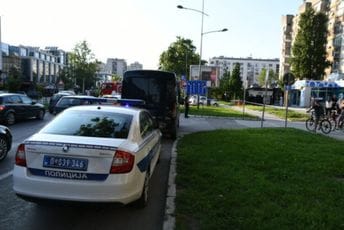 U Beogradu uhapšeni naši državljani: U kolima i stanu im pronađen kokain U Beogradu uhapšeni naši državljani: U kolima i stanu im pronađen kokain