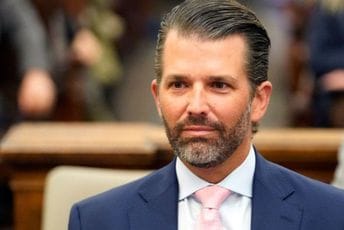 Pokušao odgovornost da prebaci na druge: Trampov sin priznao da je potpisivao lažna dokumenta Pokušao odgovornost da prebaci na druge: Trampov sin priznao da je potpisivao lažna dokumenta