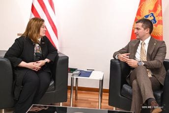 Bečić sa Rajnke: Ko god pomisli da se igra sa našim evroatlantskim putem - taj neće biti vlast Bečić sa Rajnke: Ko god pomisli da se igra sa našim evroatlantskim putem - taj neće biti vlast