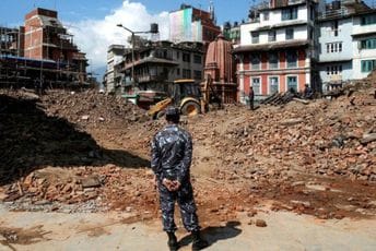 Snažan zemljotres pogodio Nepal, povrijeđene desetine ljudi Snažan zemljotres pogodio Nepal, povrijeđene desetine ljudi