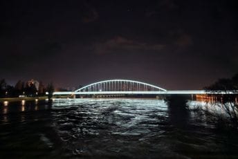 (FOTO) Izlila se Sava u Zagrebu, vodostaj ubrzano raste (FOTO) Izlila se Sava u Zagrebu, vodostaj ubrzano raste