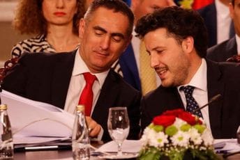 Afera ,,izvoz ulja kanabisa": Abazovićeva i Damjanovićeva akcija i Šćekićeva reakcija Aleksandar Damjanović i Dritan Abazović lobirali za izvoz ulja kanabisa