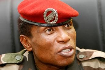 Filmsko bjekstvo: Naoružani ljudi upali u zatvor i 'oslobodili' bivšeg diktatora, zatvoreni svi izlazi iz države Filmsko bjekstvo: Naoružani ljudi upali u zatvor i 'oslobodili' bivšeg diktatora, zatvoreni svi izlazi iz države