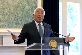 Haos u Portugalu: Premijer podnio ostavku, policija upadala u ministarstva, ima uhapšenih Haos u Portugalu: Premijer podnio ostavku, policija upadala u ministarstva, ima uhapšenih