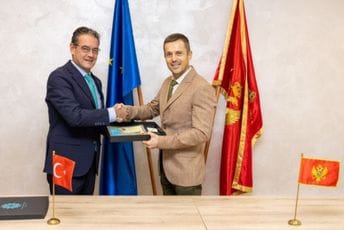 Mujović sa ambasadorom Turske: Crnoj Gori su potrebni ozbiljni investitori Mujović sa ambasadorom Turske: Crnoj Gori su potrebni ozbiljni investitori