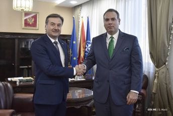Ivanović sa ambasadorima Palestine i Ukrajine: Crna Gora privržena miru i poštovanju međunarodnog humanitarnog prava Ivanović sa ambasadorima Palestine i Ukrajine: Crna Gora privržena miru i poštovanju međunarodnog humanitarnog prava