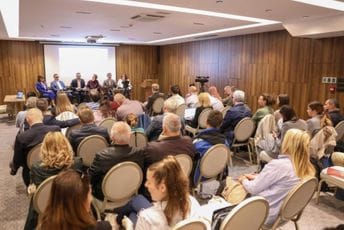 Savez slijepih: Omogućiti da sve osobe sa invaliditetom samostalno, tajno i dostojanstveno glasaju Savez slijepih: Omogućiti da sve osobe sa invaliditetom samostalno, tajno i dostojanstveno glasaju