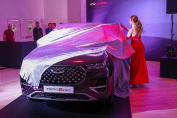 Znate li koji je ovo automobil: Sinoć je predstavljen u Podgorici Znate li koji je ovo automobil: Sinoć je predstavljen u Podgorici