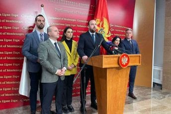 Nikolić: Vidjeli smo pokaznu vježbu kako izgleda kada se vlasti dohvati Andrija Mandić Nikolić: Vidjeli smo pokaznu vježbu kako izgleda kada se vlasti dohvati Andrija Mandić