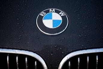 BMW uvodi opciju poluautonomne vožnje BMW uvodi opciju poluautonomne vožnje
