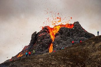 Island se sprema za erupciju vulkana, jedan grad evakuisan tokom noći