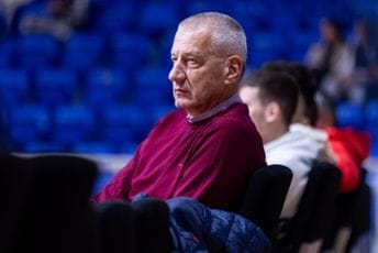 Pojavio se u "Morači" i odmah ga 'proglasili' novim trenerom 'plavih': Oglasio se Aco Petrović Pojavio se u "Morači" i odmah ga 'proglasili' novim trenerom 'plavih': Oglasio se Aco Petrović